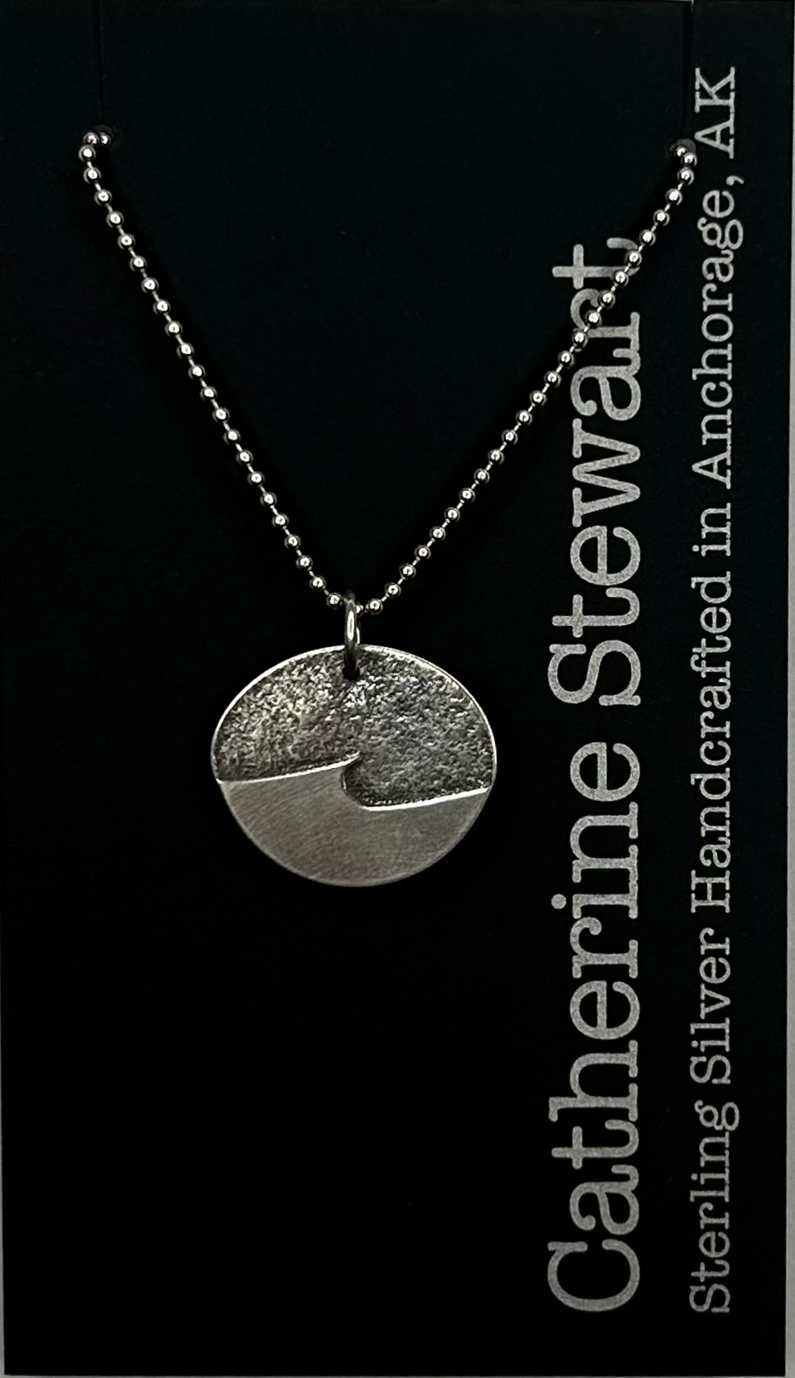 Wave Necklace (Horizontal Oval)