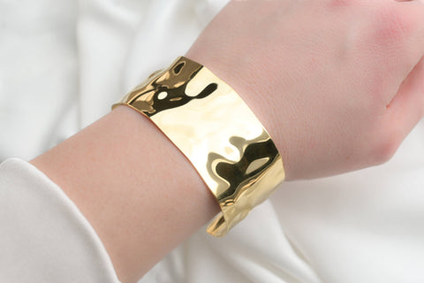 Wide Figure Cuffs