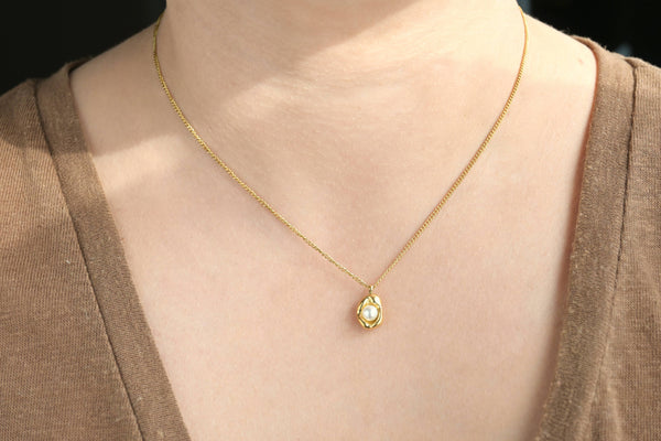 Gold Dainty Pearl Necklaces