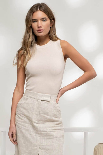 Round Neck Sleeveless Sweater