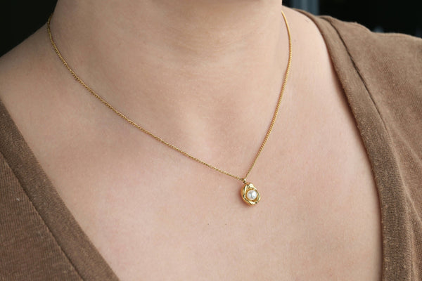 Gold Dainty Pearl Necklaces