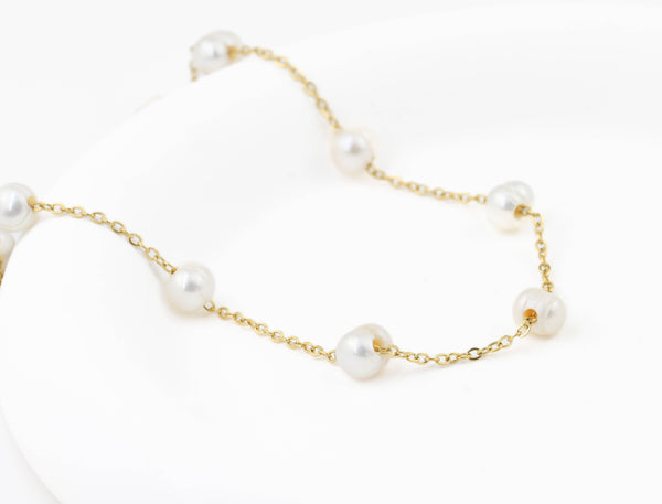 Gold Dainty Pearl Necklaces