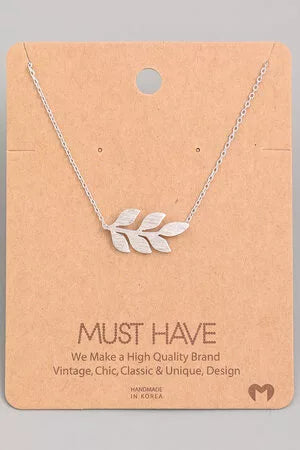 Dainty Leaf Pendant Necklace