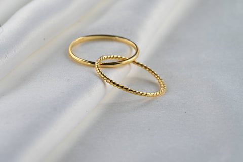 Interlocking Circles Twist Ring