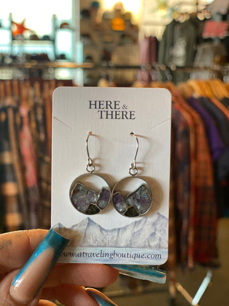 Small Wave Destination Circle earrings