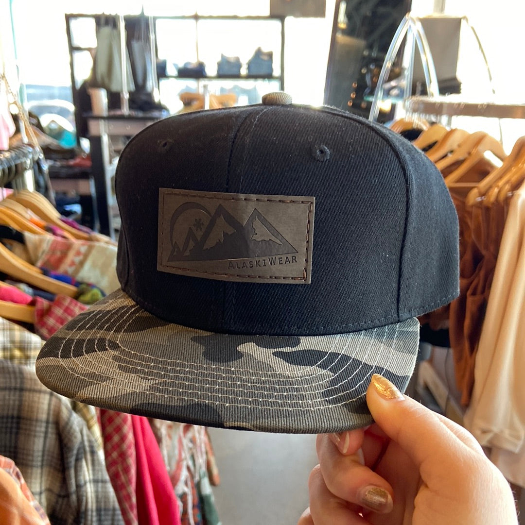 AlaskiWear Kids Trucker Hat - Black w/ Grey Camo Bill